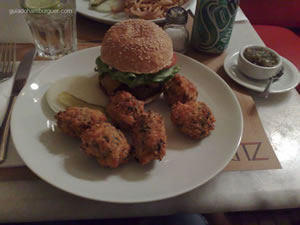 Ritz burger e bolinho de arroz- Ritz (Jardim Paulista)