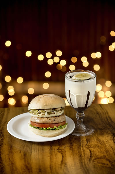 Milk Shake de Torta de Banana: harmoniza com Prime Frango - General Prime Burger