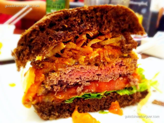 Jack Melted Cheddar: ponto da carne levemente avermelhada