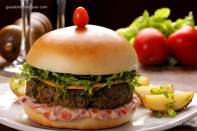 Fachada e mesas - Downtown Burgers