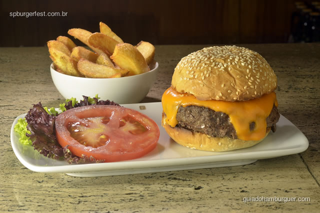 Hambúrguer Baretto - Delicioso hambúrguer de 200g, queijo prato ou cheddar, acompanha batatas fritas rústicas - SP Burger Fest 3ª edição