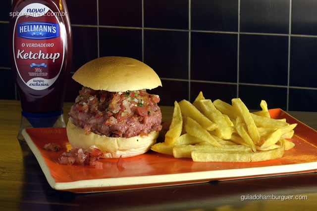 Java Burger  -  200g de calabresa fresca de javali com vinagrete picante, acompanha fritas ou salada - SP Burger Fest 3ª edição
