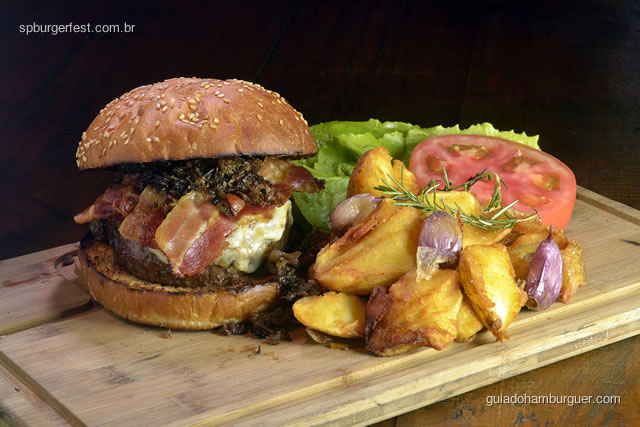 Cibo Burguer - Blend de Hambúrguer da casa, queijo mozzarela, Pancetta caseira e cebola doce di Tropea em pão assado na casa diariamente. - SP Burger Fest 3ª edição