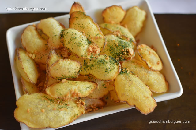 Papas souffle à provençal: com salsinha e alho frito - Pobre Juan