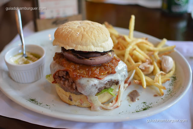 Bliss Burger acompanhado de porção individual de fritas palito - Pobre Juan