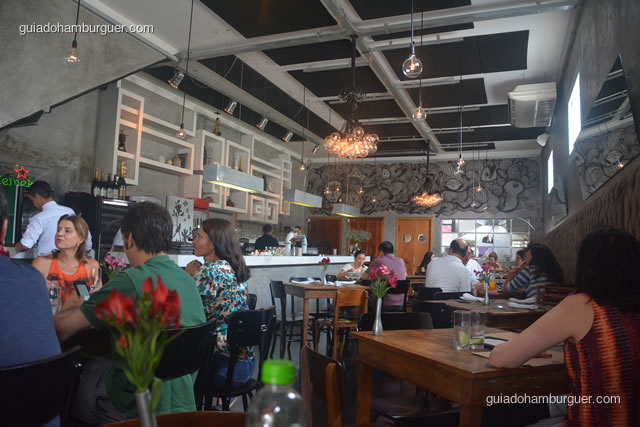 Ambiente moderno e muito bem decorado - AK Vila