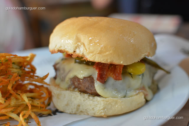 Detalhe do Gorgonzola Burger - AK Vila