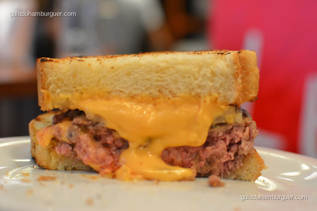 Ponto da carne mais que perfeito, é assim que se faz - Z Deli Sanduíches