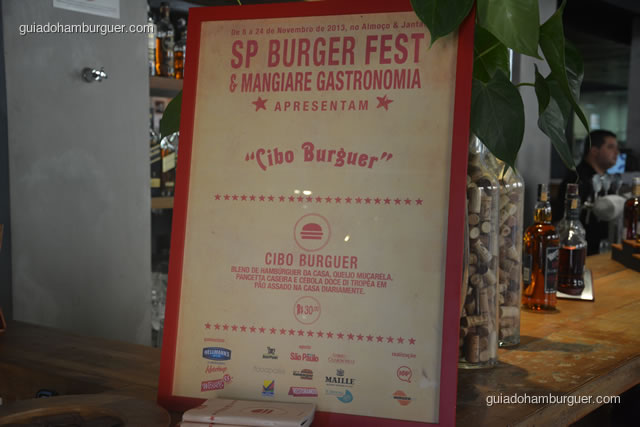 Cibo Burguer – Blend de Hambúrguer da casa, queijo mozzarela, Pancetta caseira e cebola doce di Tropea em pão assado na casa diariamente - Mangiare Gastronomia