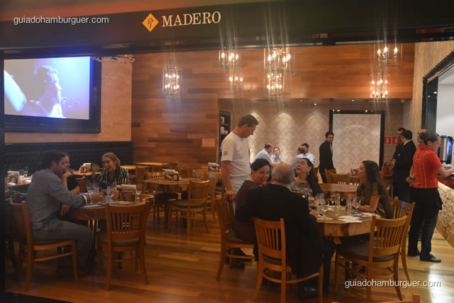 Entrada da nova loja - Madero Burger & Grill