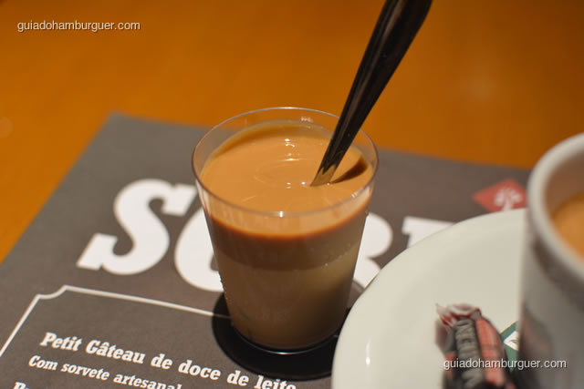Detalhe do mousse de doce de leite - Madero Burger & Grill