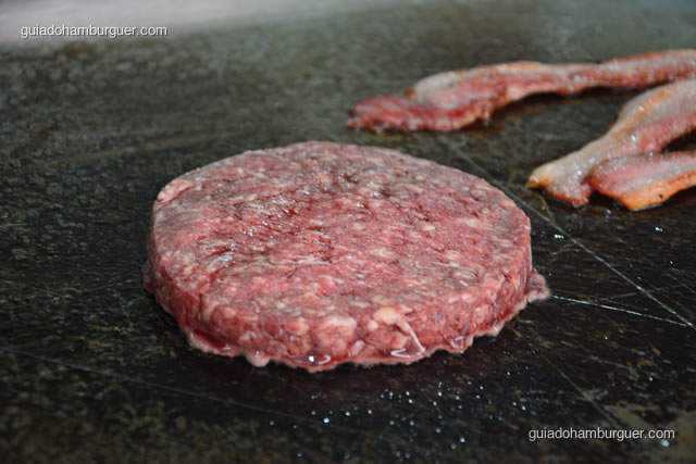 Hambúrguer de picanha com 225g na chapa - Big X Picanha