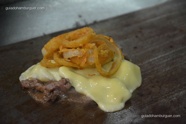 Picanha, mussarela e cebola frita - Big X Picanha