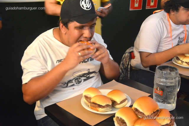 Alguns comeram com tranquilidade - Torneio Devoradores 162