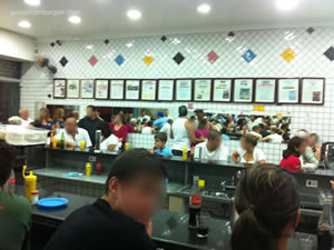 Ambiente depois da reforma - Hambúrguer do Seu Oswaldo