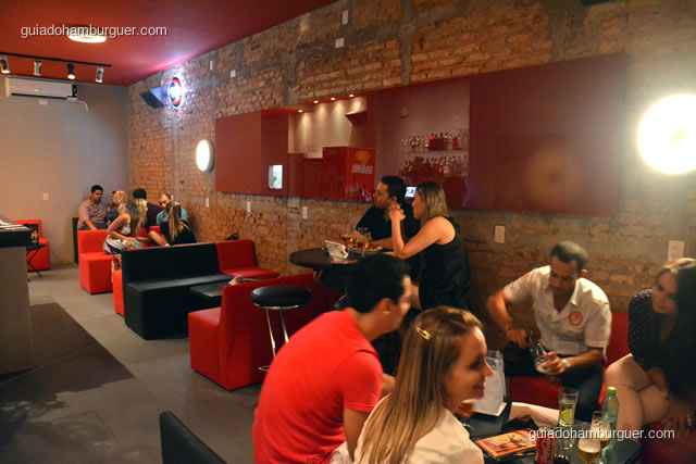 Lounge é ideal para tomar um drinque e bater um papo - Mistura Mattarazzo