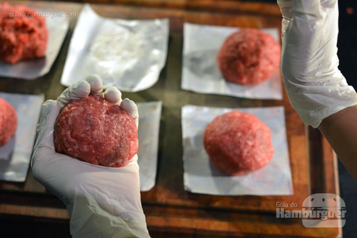 Batendo o hambúrguer - Receita hamburguer perfeito caseiro e profissional