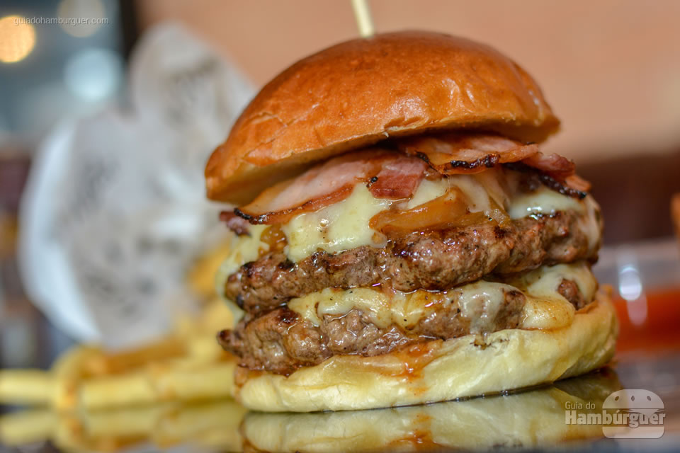 Ultra Burger com 300g só de carne - It Burger Tatuapé