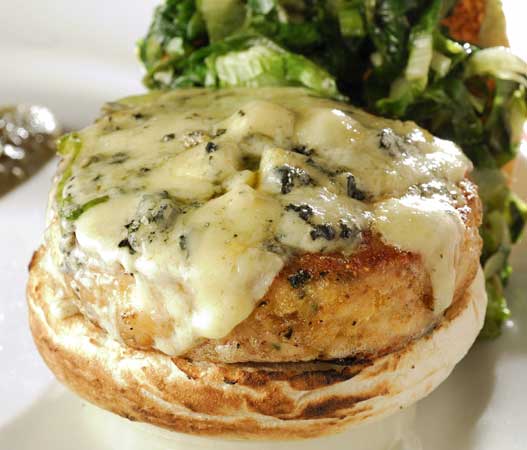Brooklin: PJ`s Chicken Burger, gorgonzola e escarola refogada ao alho