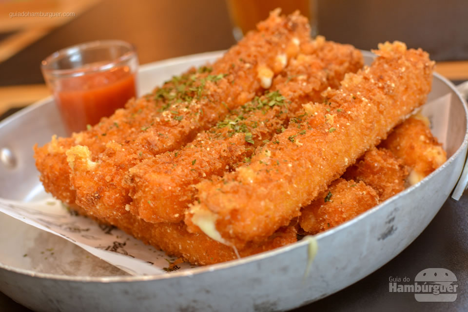 Sticks de Muçarela - Black Rock Burger Beer