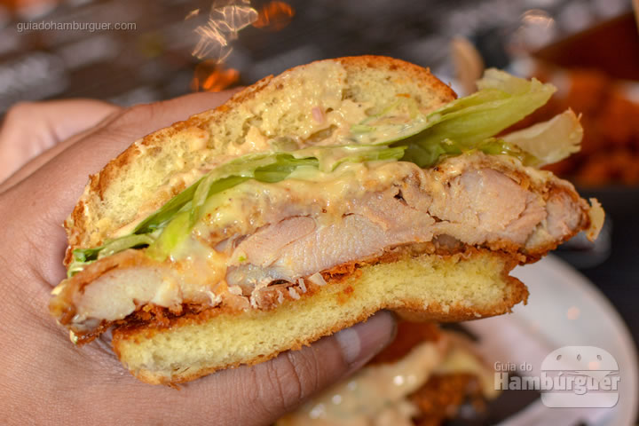 Chickenlicious - Between Buns