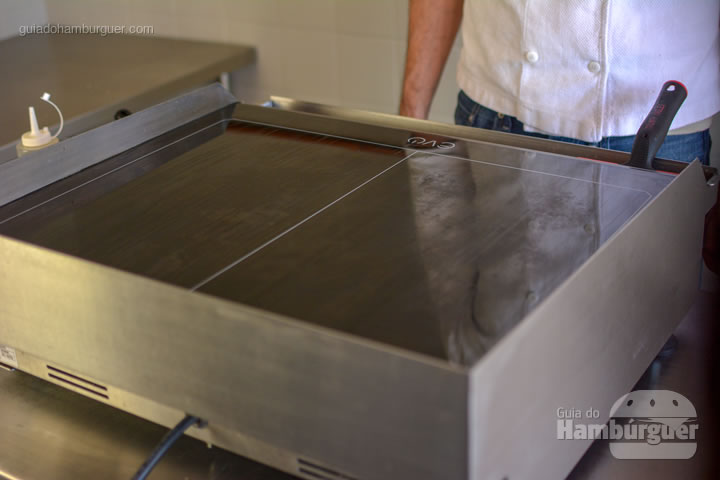 Chapa limpa para o dia seguinte - Chapa para hambúrguer vitrocerâmica Plana da Evo Pro