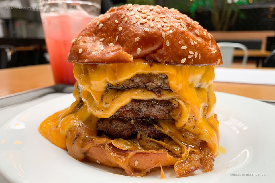 Triplo - Burger Shop - Vila Olímpia - São Paulo 