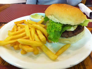 Stairway to heaven, hambúrguer com queijo brie, crocante de cebola, alface e maionose temperada - Jig`s Shopping Ibirapuera