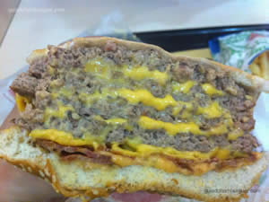 Mega BK Stacker Quádruplo - Burger King